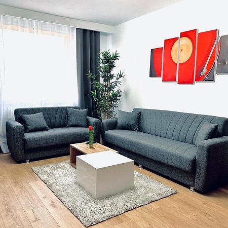 Unde Home Bukares Bagian luar foto