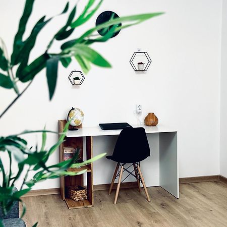 Unde Home Bukares Bagian luar foto