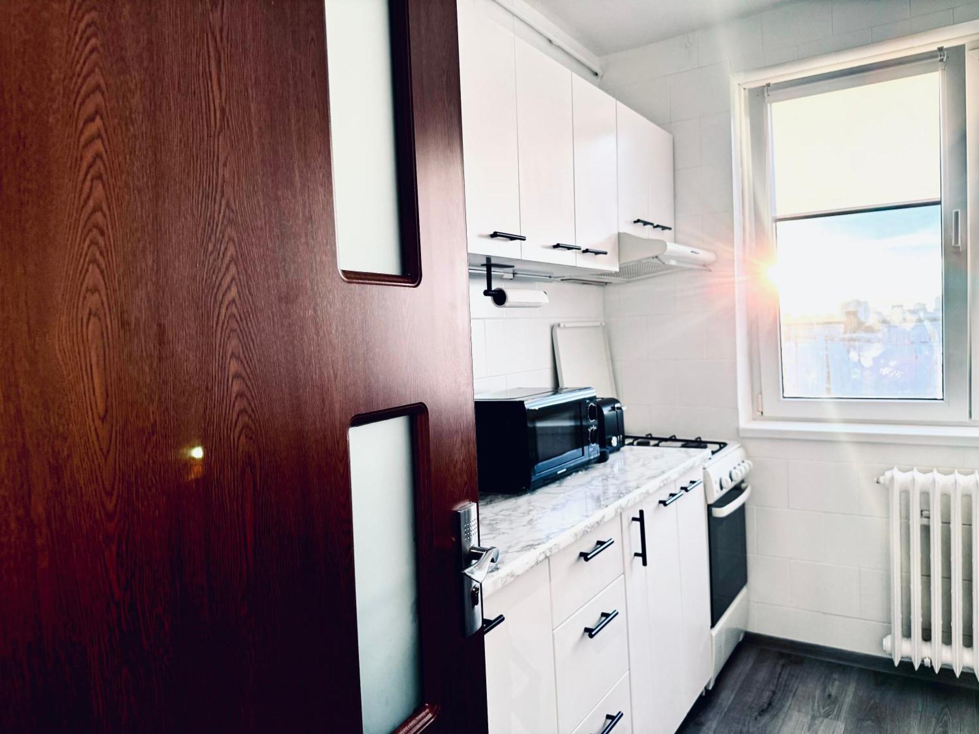 Unde Home Bukares Bagian luar foto