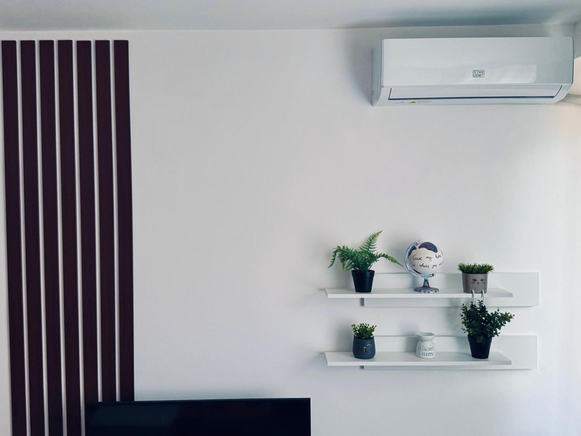 Unde Home Bukares Bagian luar foto