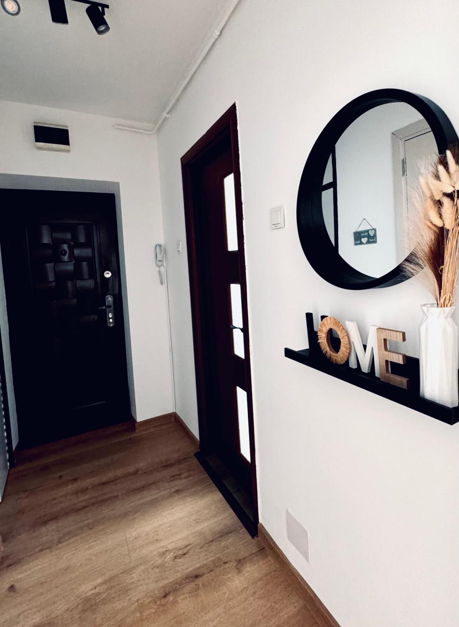Unde Home Bukares Bagian luar foto