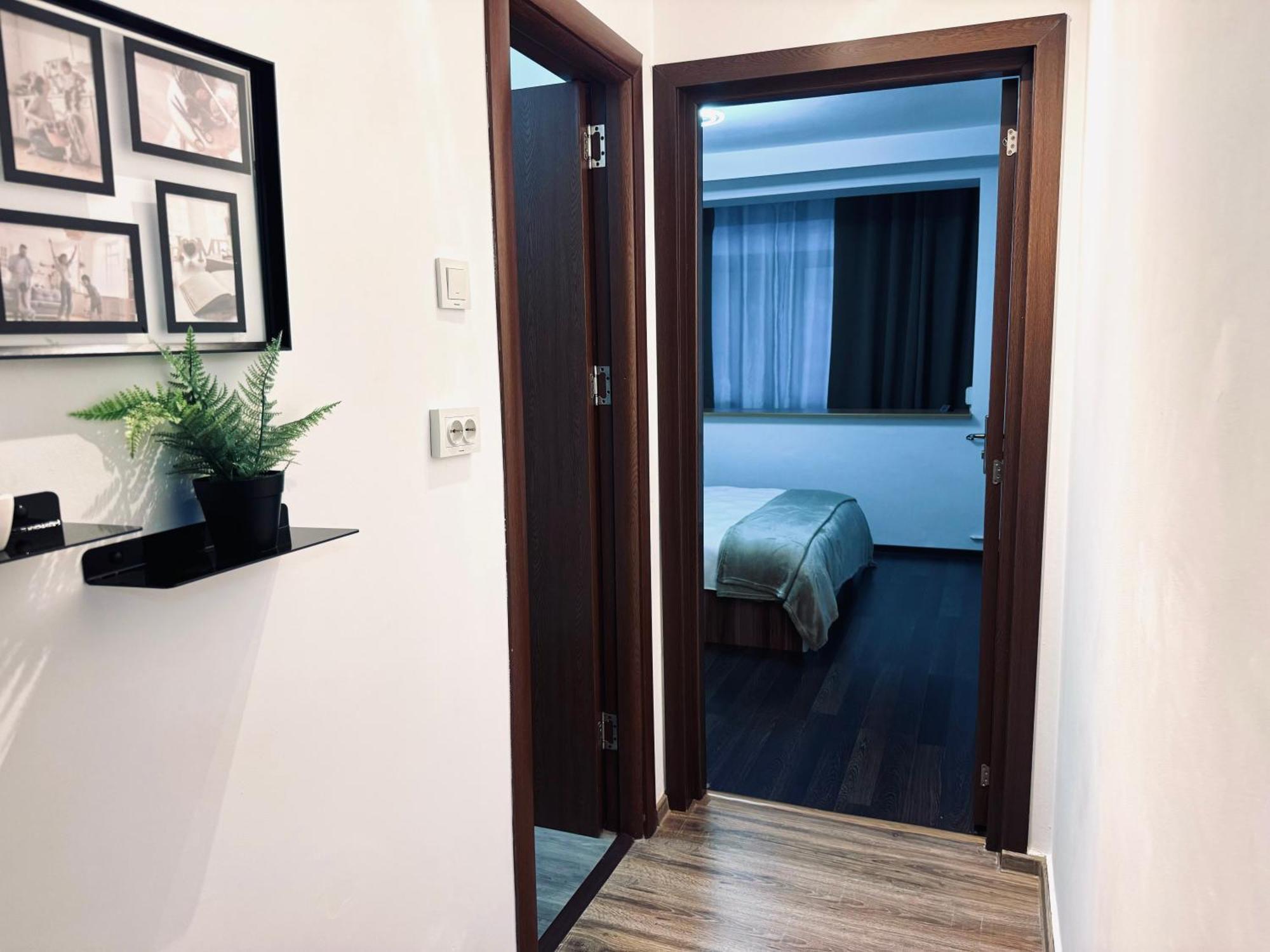 Unde Home Bukares Bagian luar foto